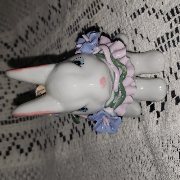 Vintage Bunny Rabbit Figurine with Porcelain flower and ribbon collar in pastel - Picture 2 of 7
